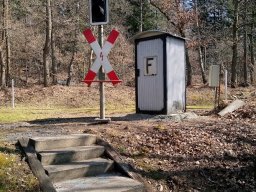 Fernsprecher und Andreaskreuz